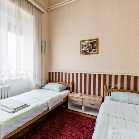 Panorama Apartment *